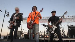 MIssissippi Queen Peter Barron with Ricky Byrd Beacon of Hope Festival