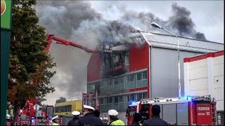 LAGERHALLE STEHT IN FLAMMEN | Großeinsatz Feuerwehr Wien | 16.10.2020