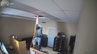 Burglar uses a rope to break into business from the ceiling