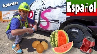 Tritura un Automóvil con la Excavadora de Blippi Español | Aprende a Deletrear en Ingles para Niños