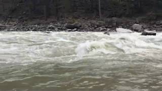 Neelum river - Kashmir Beauty (TravelBirdies Pakistan)