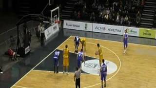 S Kuzminskas Yellow 11 FIBA Chalenge game 1 2