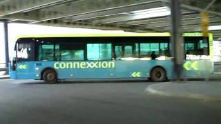 Connexxion VDL Ambassador 200 vertrekt van Den Haag Centraal