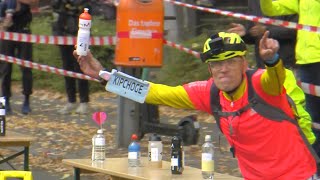 Best Of Kipchoge's Bottle Man, Claus-Henning Schulke at the 2022 Berlin WR Marathon