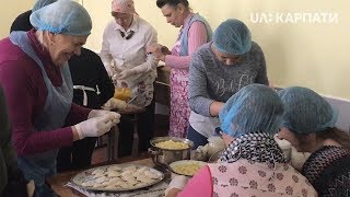 200 кілограмів вареників для військових наліпили сьогодні у франківській школі № 16