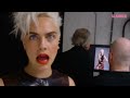 cara delevingne 8 looks 1 minute glamour