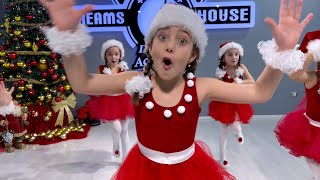 Happy New Year 2023 ! Dance by Little Girls