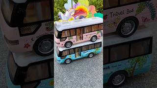 Beach-Themed Die-Cast School Bus Scenic Model | Miniature Vehicle in Blue \u0026 Pink