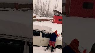 📌காஷ்மீர் carல snowவ ☃️ இப்படித்தான் எடுப்போம் #shortsfeed #shorts #kashmir #snow #cleaning #tamil