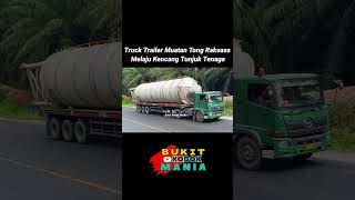 Truck Trailer Muatan Tong Raksasa