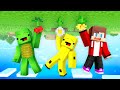 JJ, Mikey and Banana Kid vs Upside Down World - Minecraft Maizen