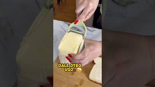 Ingeniosa forma de sacar rebanadas de queso 🤩 #hacks #home #cocina