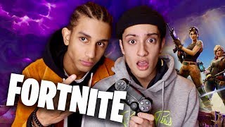 IL ESSAIE DE M'APPRENDRE FORTNITE...