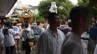 湯島天満宮例大祭２０１５　宮元の神輿　境内を渡御　２０１５．５．２４