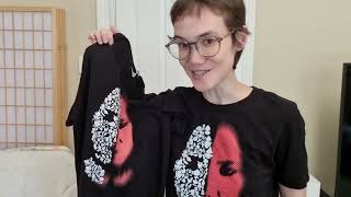 SE.Merch - Unisex vs Women's T-shirt Comparison (@StreamElements)