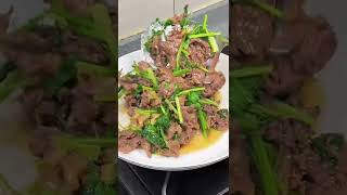 香菜炒牛肉你喜欢么#在家做美食 #简单美食 #日常做饭 #香菜炒牛肉 | 美食