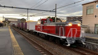 【衣浦臨海鉄道】夕方の乙川駅を通過するKE65-1　2021/12/11