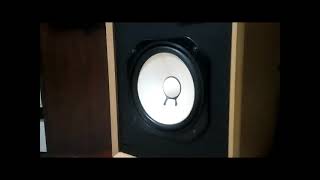 Yamaha NS 541 speaker w/ speaker stand to Technics SU-V6X amplifier demo 2