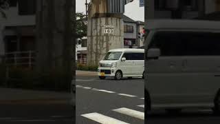 沢良宜神社前の交差点