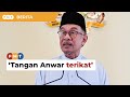 Kerjasama dengan ‘sekutu aneh’, tangan Anwar terikat, kata pakar