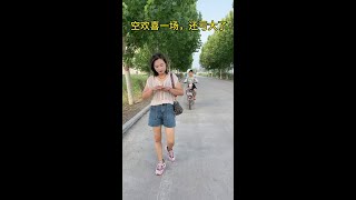 #这操作也是没谁了😂😂 #视频纯属娱乐请勿模仿 #逗你一笑😅😅😅烦恼忘掉