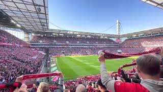 1.FC Köln gegen Leverkusen 24.10.2021 Hymne 1. mal Vollauslastung nach Corona