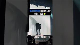 Nettspend throws up on stage 🤮