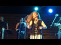 2017 amanda marshall concert 07 love lift me