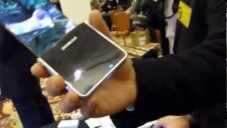 Samsung Flexible OLED display Hands-on