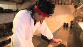 Bike Riders Can't Cook - Sushi with Fumy Beppu and Baden Cooke