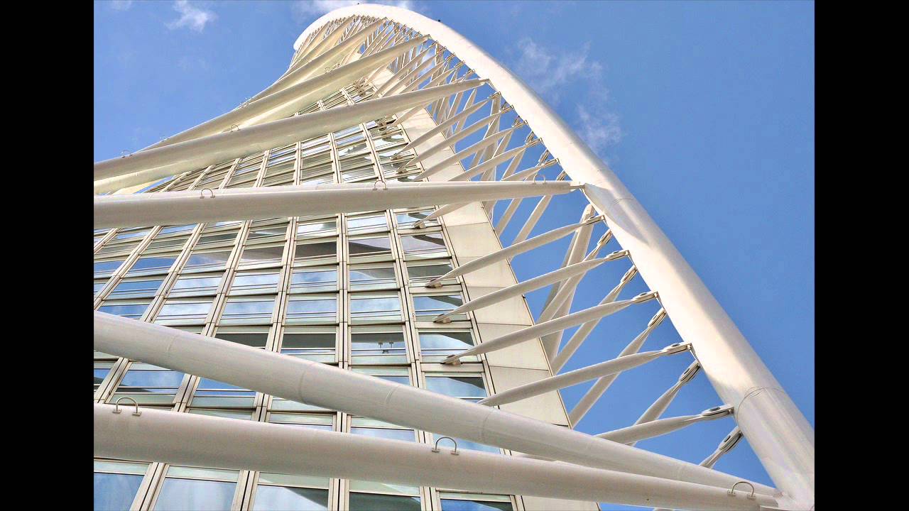 Santiago Calatrava Building - Turning Torso - YouTube