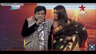 Shriya saran pulling her saree down intentionally - Shriya Saran hot romance awards show