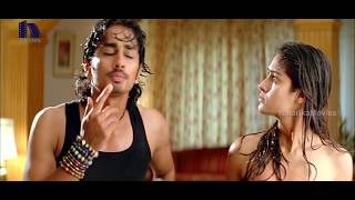 Siddharth And Ileana Love Scene - Munna Removes Sunil Towel - Hilarious Comedy - Aata Movie Scenes