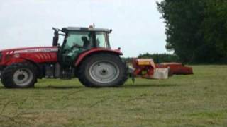 Massey Ferguson 5475 Grass Cutting