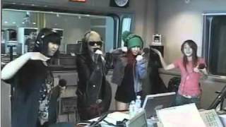 [100927] 2NE1- Go Away (Live @ Radio Station)