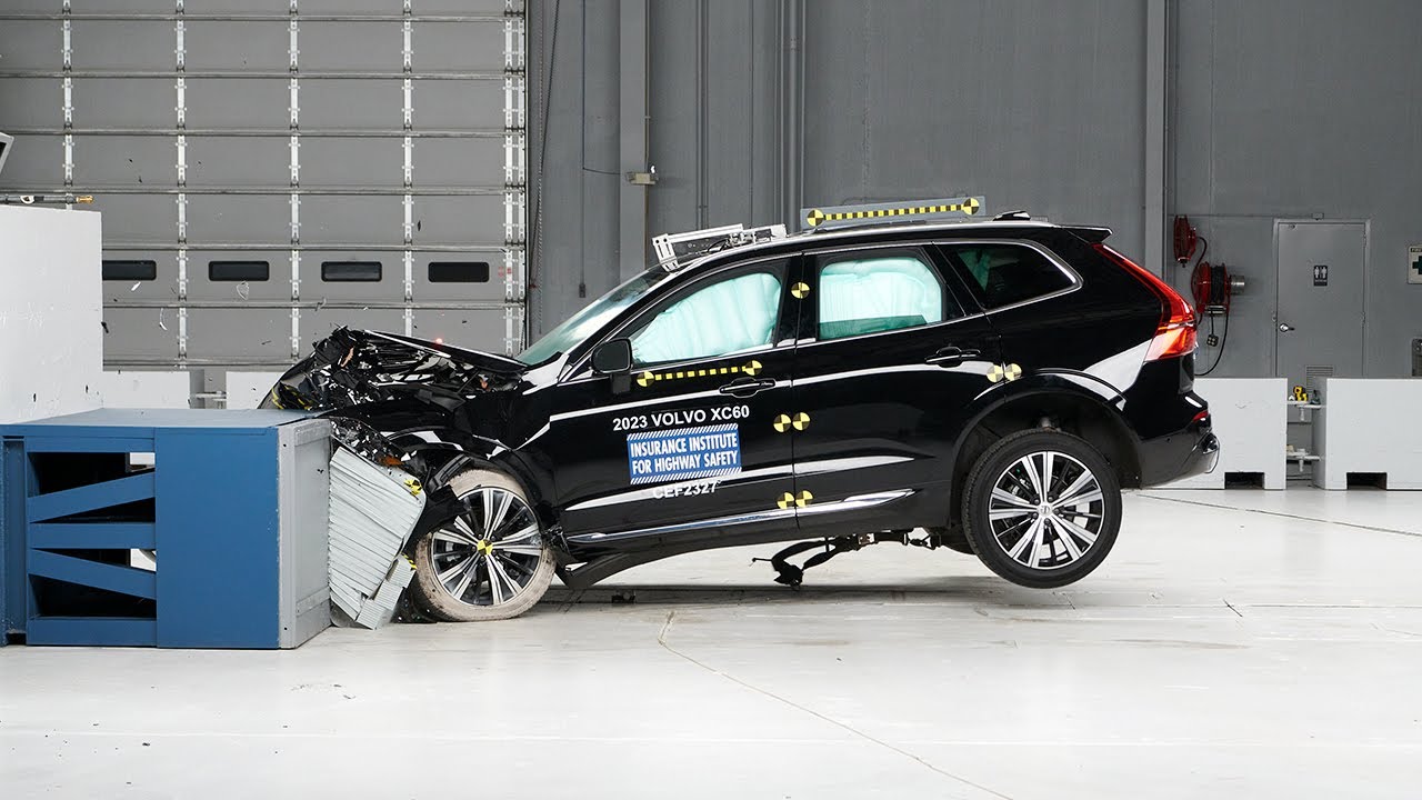 2023 Volvo Xc60 Updated Moderate Overlap Iihs Crash Test Youtube