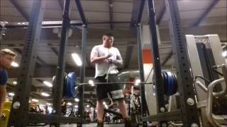 shrugs 250kg (550lb) 16 reps