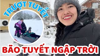 White snowstorm filled the sky. The whole family went skiing - Thuy Jyri Family Finland