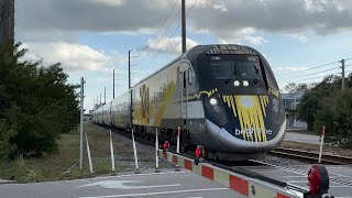 FAST!!!!!!!!!!! Brightline trains in Aventura! (1 FEC freight train)