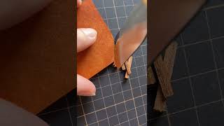 革包丁で角を丸める。 #asmr  #レザークラフト  #shorts  #leathercraft