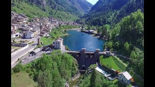 Carona con il laghetto alpino sulle Alpi Orobie - Alta Valle Brembana