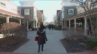 Sen. Blumenthal warns shoppers about outlet stores