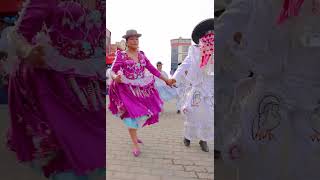 en BATALLAS #chutas choleros y sus lindas cholitas #fiesta #baile #FolkloreBoliviano 🇧🇴