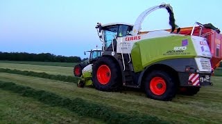 Wetering Den Ham met Jaguar 970 nog druk aan het grashakselen op de zaterdagavond