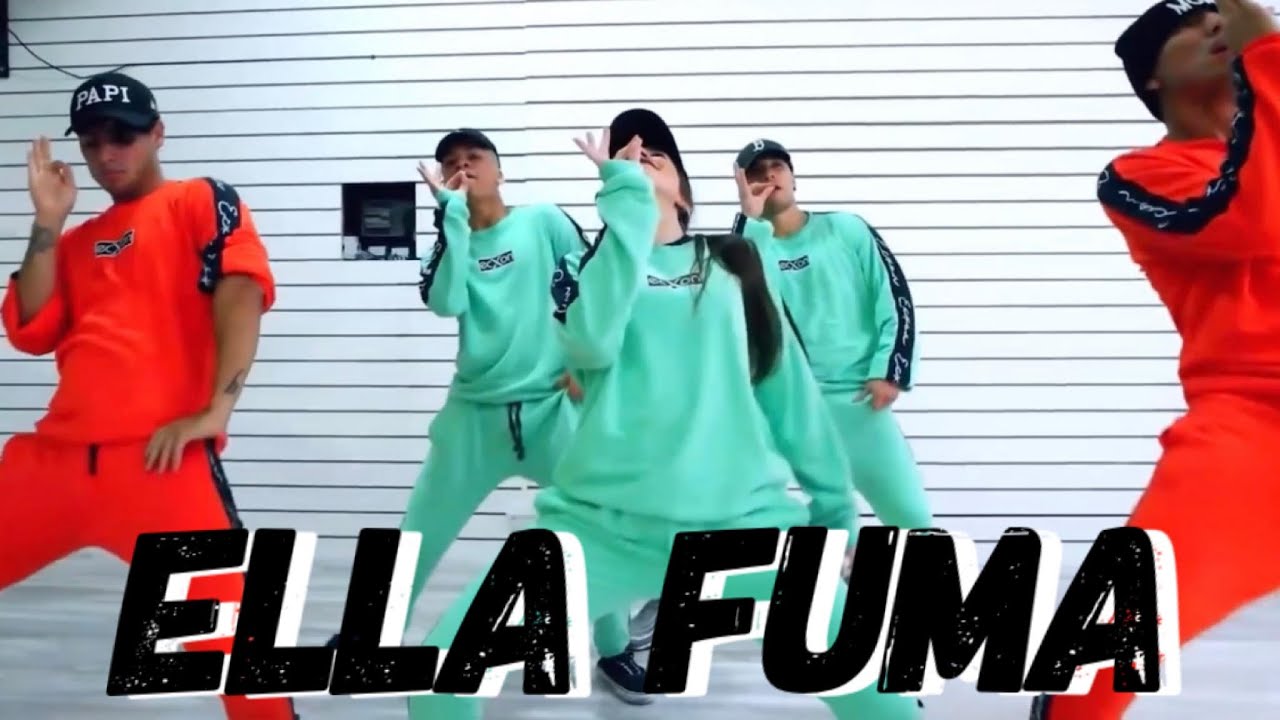 ELLA FUMA - @PlanBOficial L Coreografía #PecasConte - YouTube