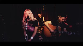 Chloe Adams - Prettys On The Inside Live At The Green Note