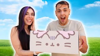 WE OPENED A GIANT BOX OF PUSHEEN WITH LYNA! MYSTERY BOX