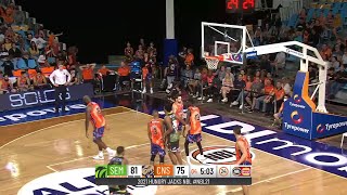 Yannick Wetzell with 25 Points vs. Cairns Taipans