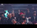 171115 exo u0026seventeen reaction to momoland performance@2017 asia artist awards 4k