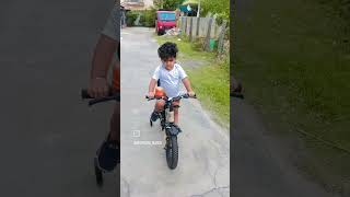 என் கிட்டயே வா....🚴‍♂️🚴‍♂️#cycle #cute #kickboxer #shortvideo #cutebaby @sharshalifestyle